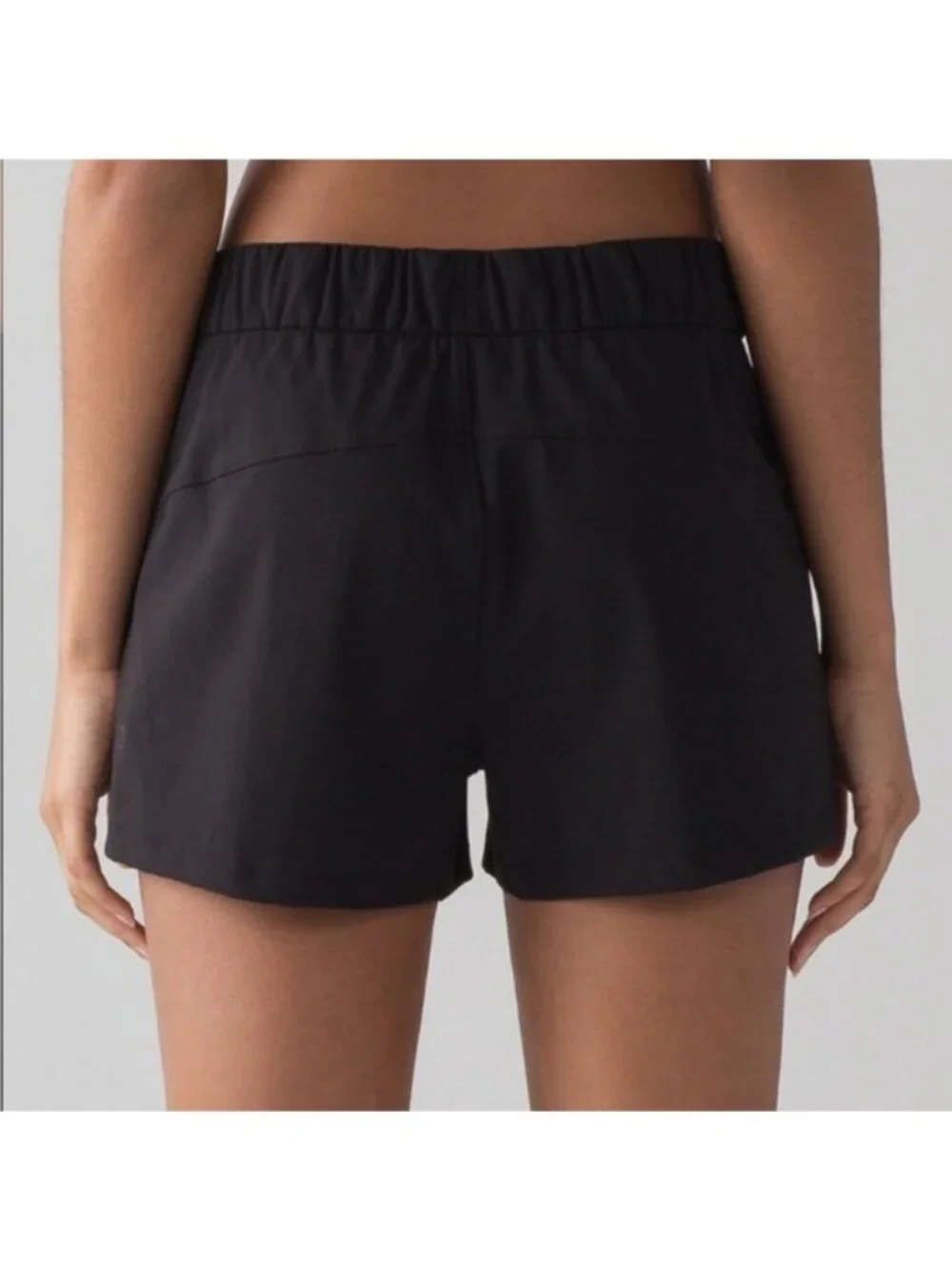 Lululemon On The Fly 2.5” Athletic Shorts Black Womens Size 8